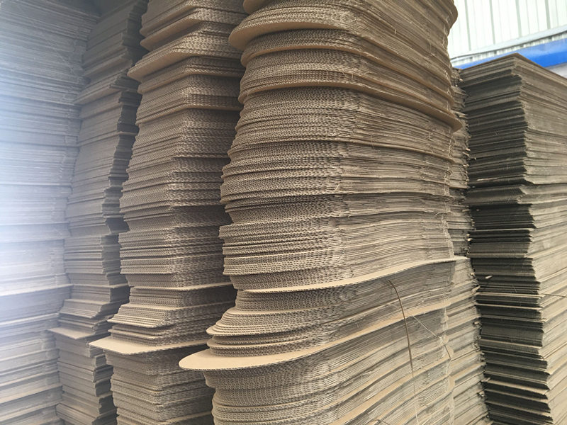 瓦(wǎ)楞紙箱生(shēng)産團隊